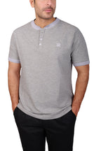 Rflx Reflection Polo in heather grey, close view of the melange knit, lilac ribbed collar and white RR monogram